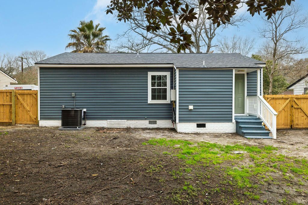 Image 28 of property listing at 2405 Eagle Drive, North Charleston, SC 29406