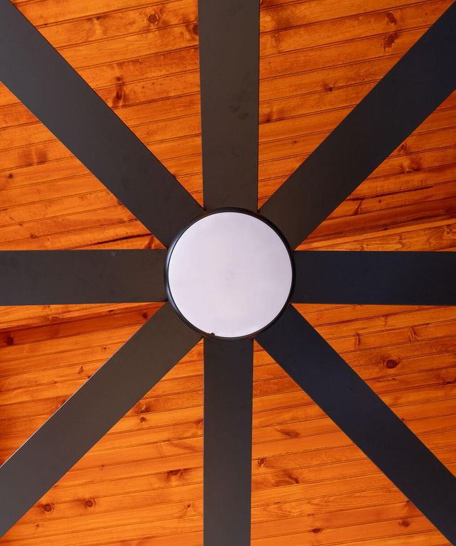 Image 3 of property listing at 2405 Eagle Drive, North Charleston, SC 29406