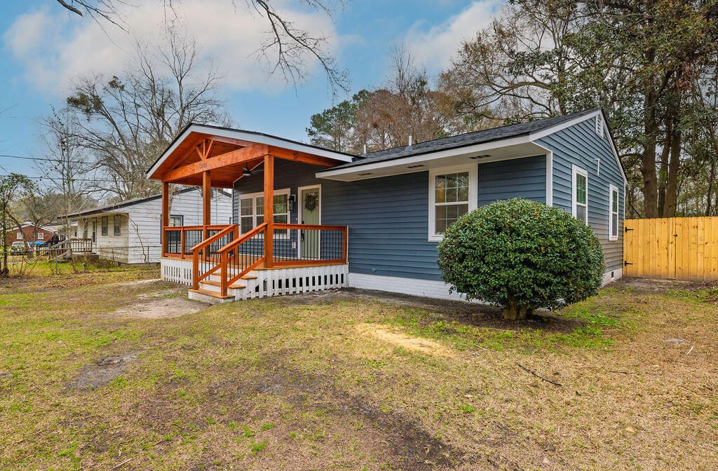 Image 30 of property listing at 2405 Eagle Drive, North Charleston, SC 29406