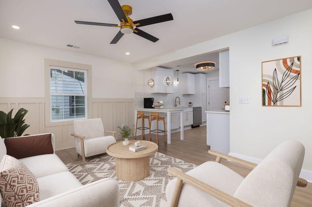 Image 7 of property listing at 2405 Eagle Drive, North Charleston, SC 29406