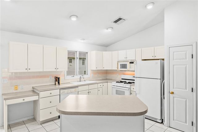 2 Ryan Lane, North Providence, RI 02911