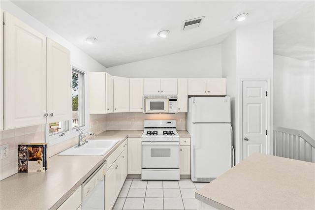 2 Ryan Lane, North Providence, RI 02911