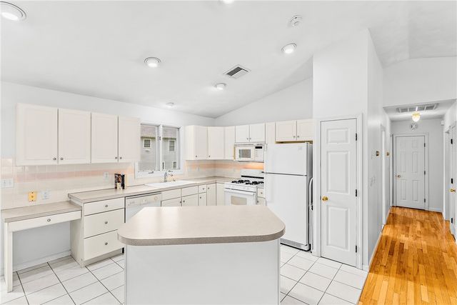 2 Ryan Lane, North Providence, RI 02911
