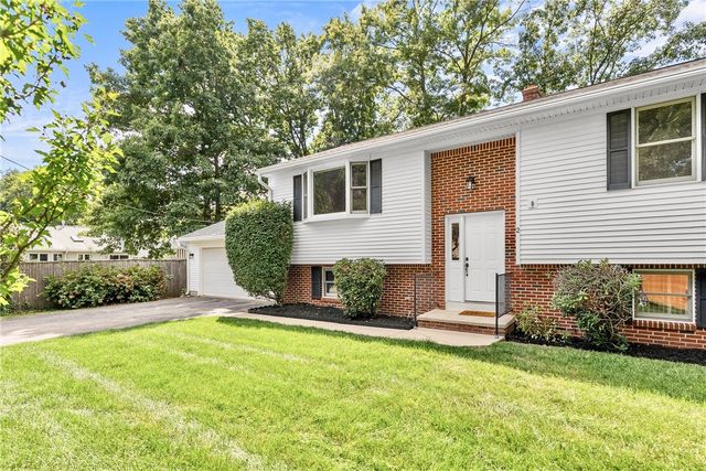 2 Ryan Lane, North Providence, RI 02911