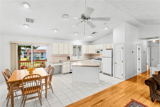 2 Ryan Lane, North Providence, RI 02911