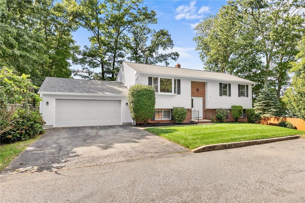 2 Ryan Lane, North Providence, RI 02911