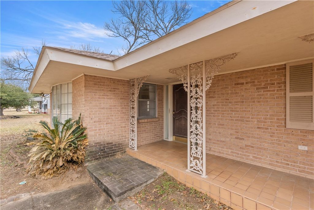 506 Maple Street, Calvert, TX 77837 — photo 4