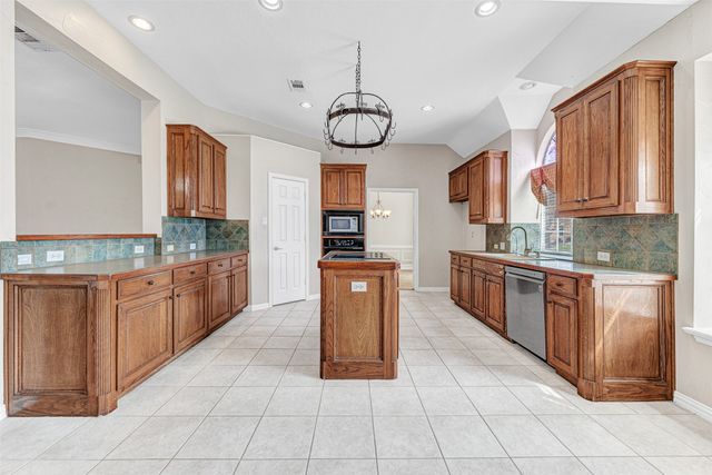 3500 NEIMAN Road, Plano, TX 75025