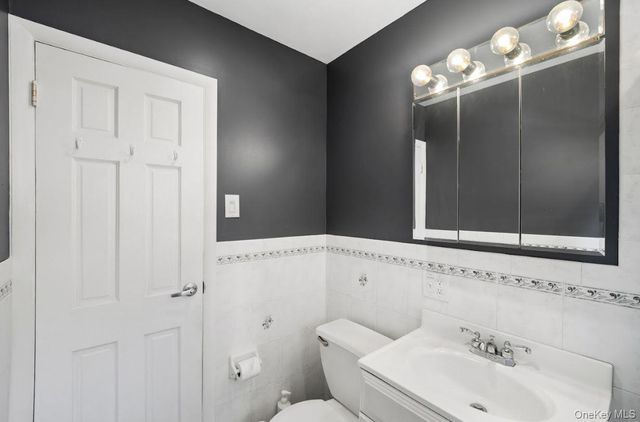 60-56 69th Lane, Maspeth, NY 11378