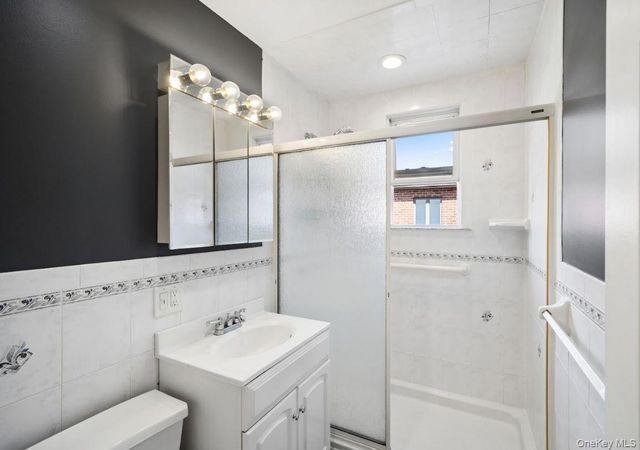 60-56 69th Lane, Maspeth, NY 11378
