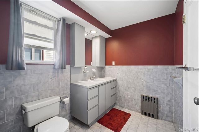 60-56 69th Lane, Maspeth, NY 11378
