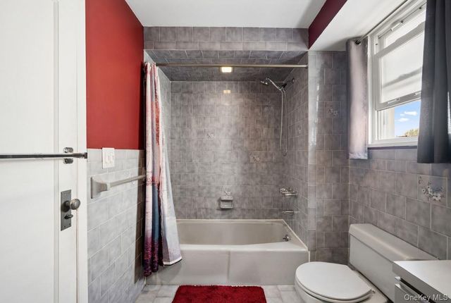 60-56 69th Lane, Maspeth, NY 11378