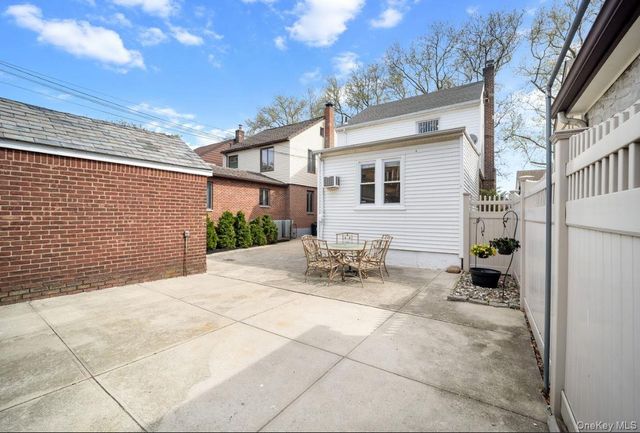 60-56 69th Lane, Maspeth, NY 11378