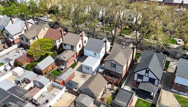 60-56 69th Lane, Maspeth, NY 11378