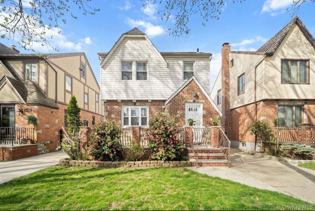 60-56 69th Lane, Maspeth, NY 11378