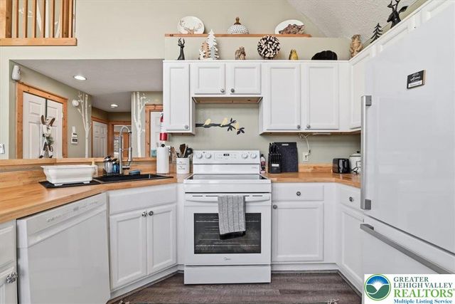 111 High Mountain Lane, Coolbaugh Twp, PA 18347