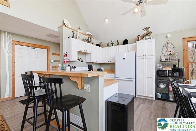 111 High Mountain Lane, Coolbaugh Twp, PA 18347