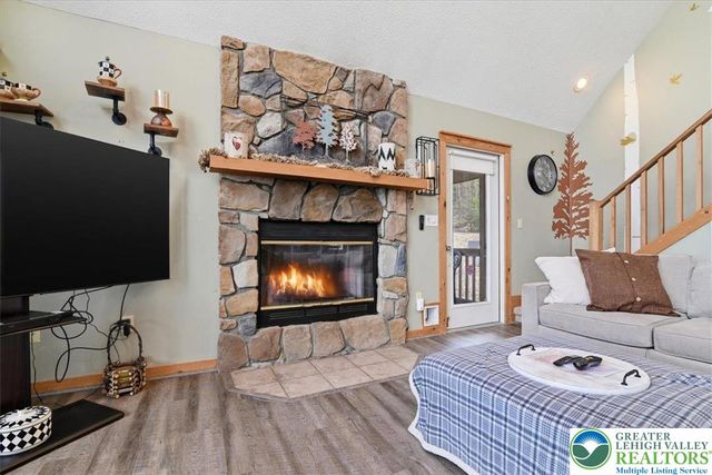 111 High Mountain Lane, Coolbaugh Twp, PA 18347