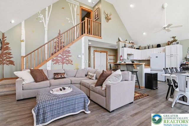 111 High Mountain Lane, Coolbaugh Twp, PA 18347