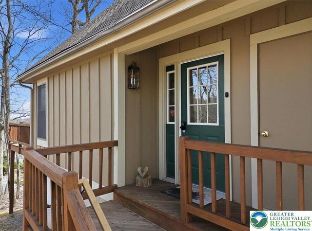 111 High Mountain Lane, Coolbaugh Twp, PA 18347