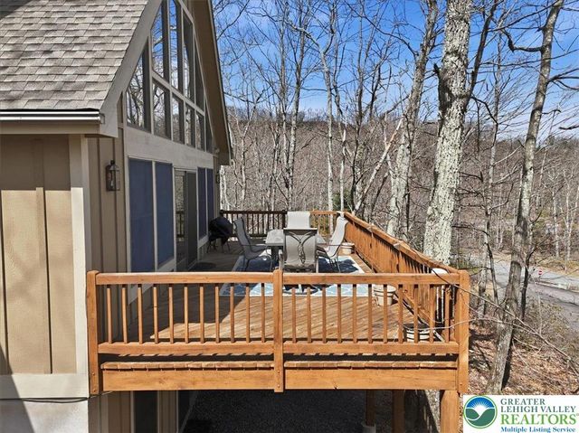 111 High Mountain Lane, Coolbaugh Twp, PA 18347