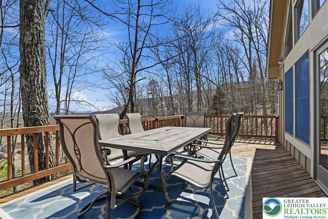 111 High Mountain Lane, Coolbaugh Twp, PA 18347