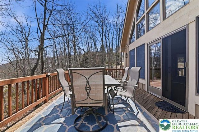 111 High Mountain Lane, Coolbaugh Twp, PA 18347