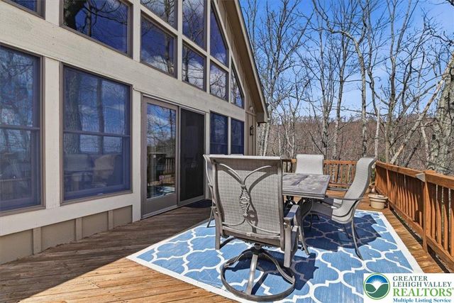 111 High Mountain Lane, Coolbaugh Twp, PA 18347