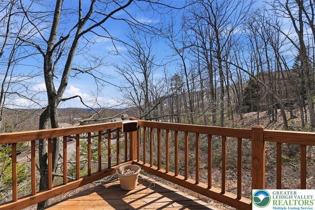 111 High Mountain Lane, Coolbaugh Twp, PA 18347