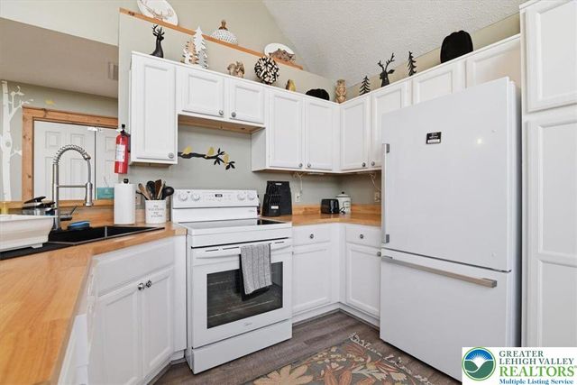 111 High Mountain Lane, Coolbaugh Twp, PA 18347