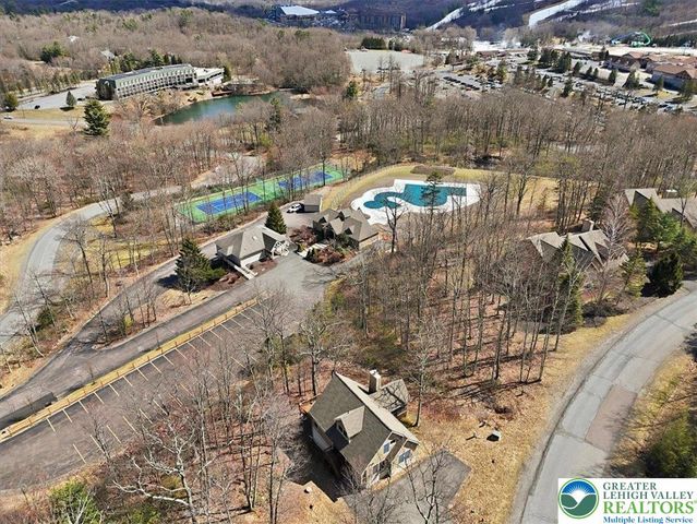 111 High Mountain Lane, Coolbaugh Twp, PA 18347