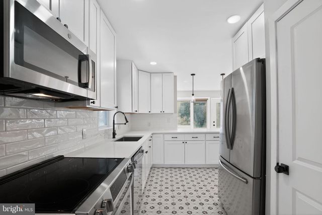 99 RORER ST, Erdenheim, PA 19038