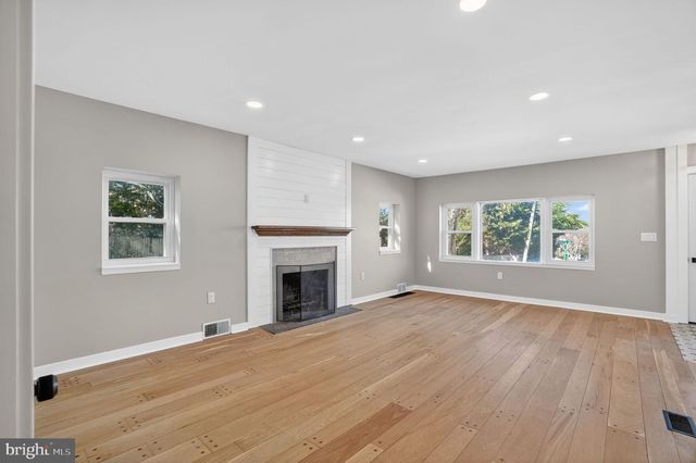 99 RORER ST, Erdenheim, PA 19038