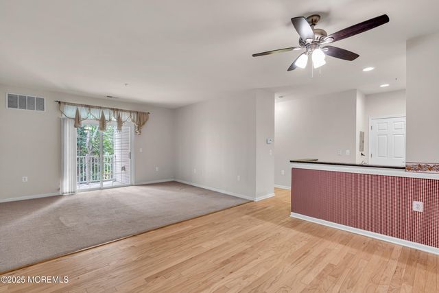 425 Sophee Lane, Lakewood, NJ 08701