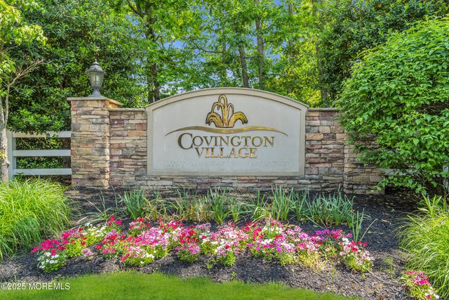 425 Sophee Lane, Lakewood, NJ 08701