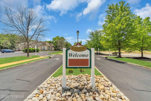 425 Sophee Lane, Lakewood, NJ 08701