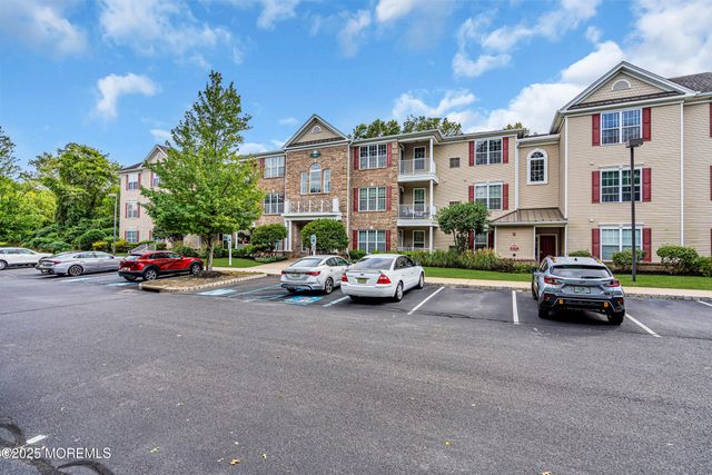 425 Sophee Lane, Lakewood, NJ 08701