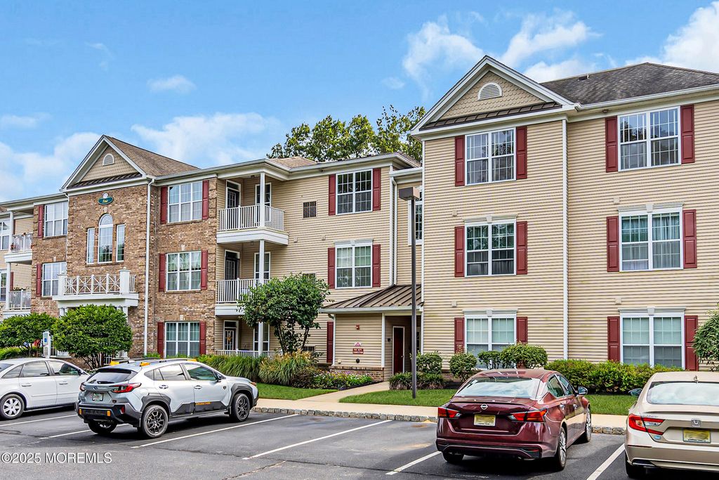 425 Sophee Lane, Lakewood, NJ 08701