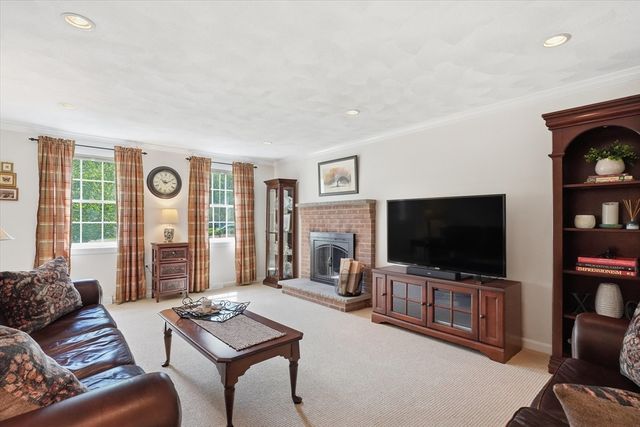 9 Fazio Farm Rd, Georgetown, MA 01833