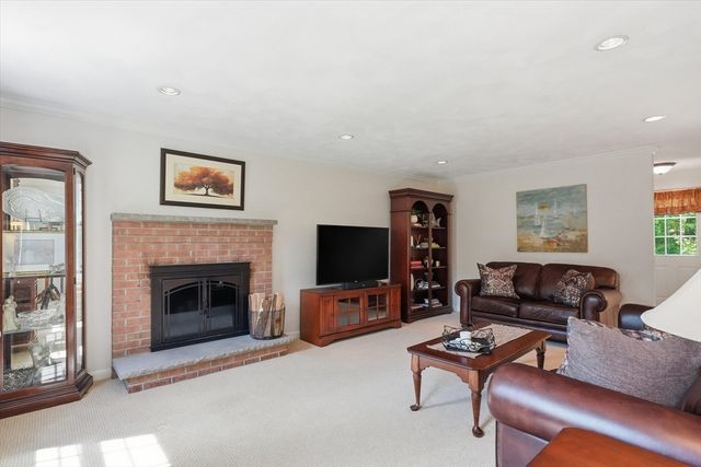 9 Fazio Farm Rd, Georgetown, MA 01833