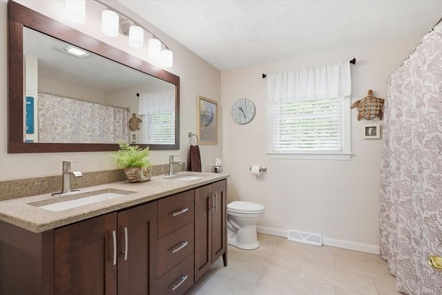 9 Fazio Farm Rd, Georgetown, MA 01833