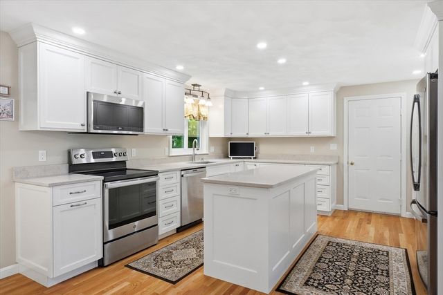 9 Fazio Farm Rd, Georgetown, MA 01833