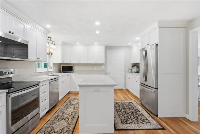 9 Fazio Farm Rd, Georgetown, MA 01833