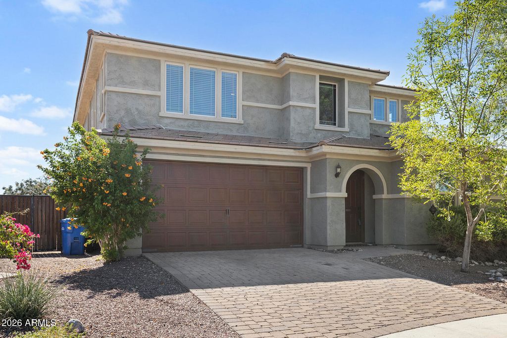 2513 W MOURA Drive, Phoenix, AZ 85085 — exterior