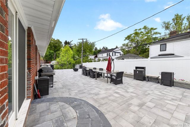 15 Cambridge Avenue, Tuckahoe, NY 10707