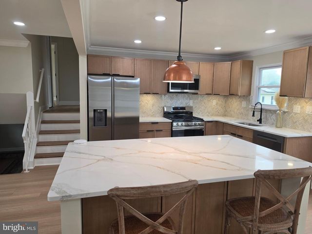 53 MARY ELLEN LN, Sicklerville, NJ 08081