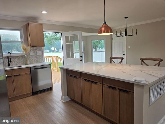 53 MARY ELLEN LN, Sicklerville, NJ 08081