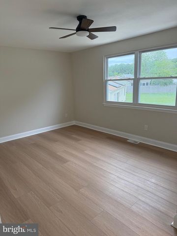 53 MARY ELLEN LN, Sicklerville, NJ 08081
