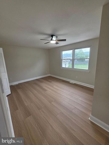 53 MARY ELLEN LN, Sicklerville, NJ 08081