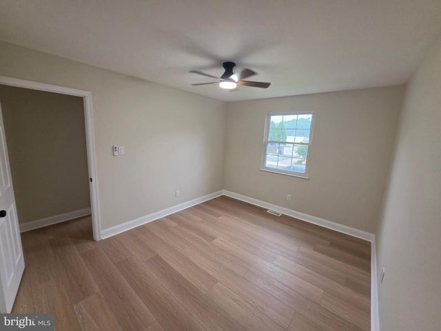 53 MARY ELLEN LN, Sicklerville, NJ 08081